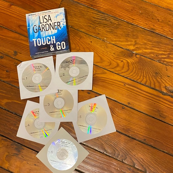 Touch & Go by Lisa Gardner Audiobook Mystery Thriller - Picture 3 of 3